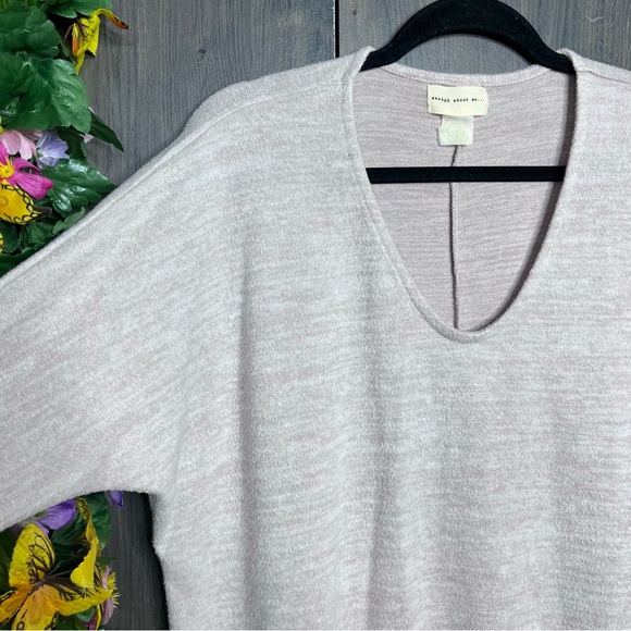 '🌼3/$30🌼Enough About Me.. Beige 3/4 Sleeve V Neck Pullover Sweater Size Large - Picture 6 of 16